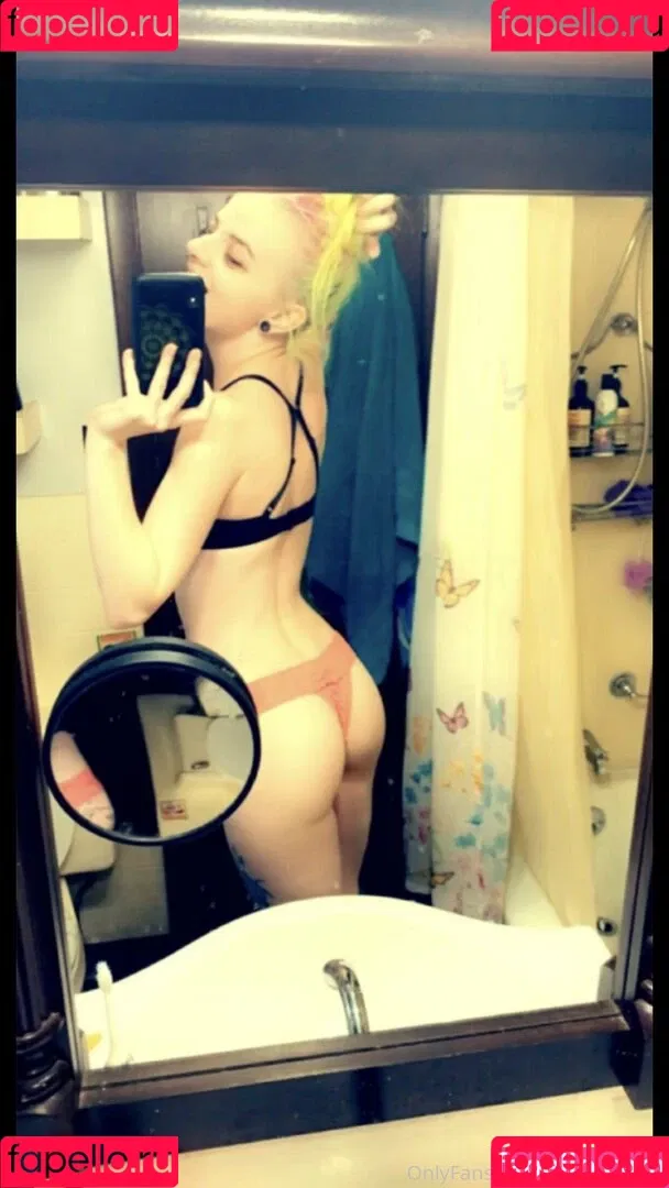 petitepixie69 Onlyfans Photo Gallery 