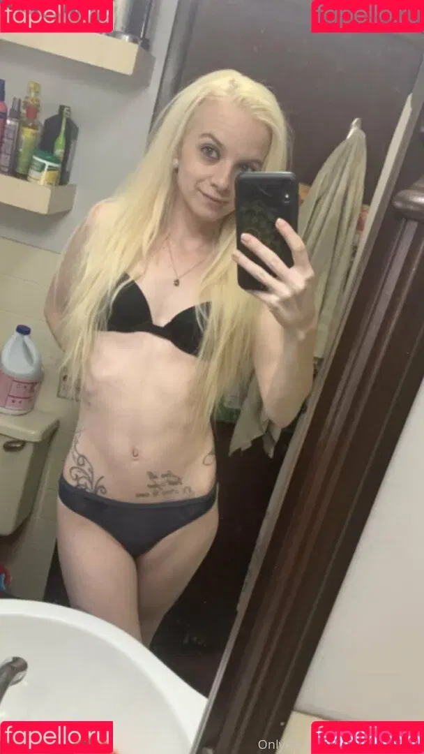 petitepixie69 Onlyfans Photo Gallery 