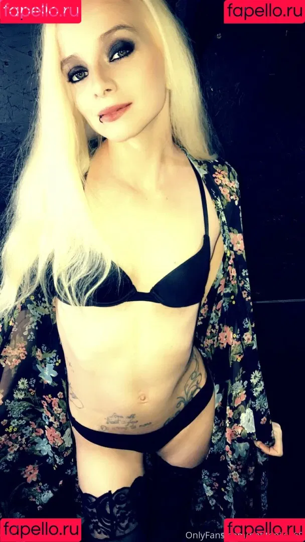 petitepixie69 Onlyfans Photo Gallery 