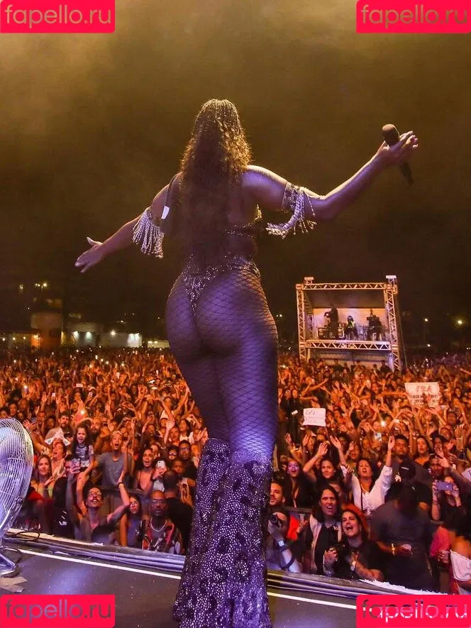 Izza Cantora Onlyfans Photo Gallery 