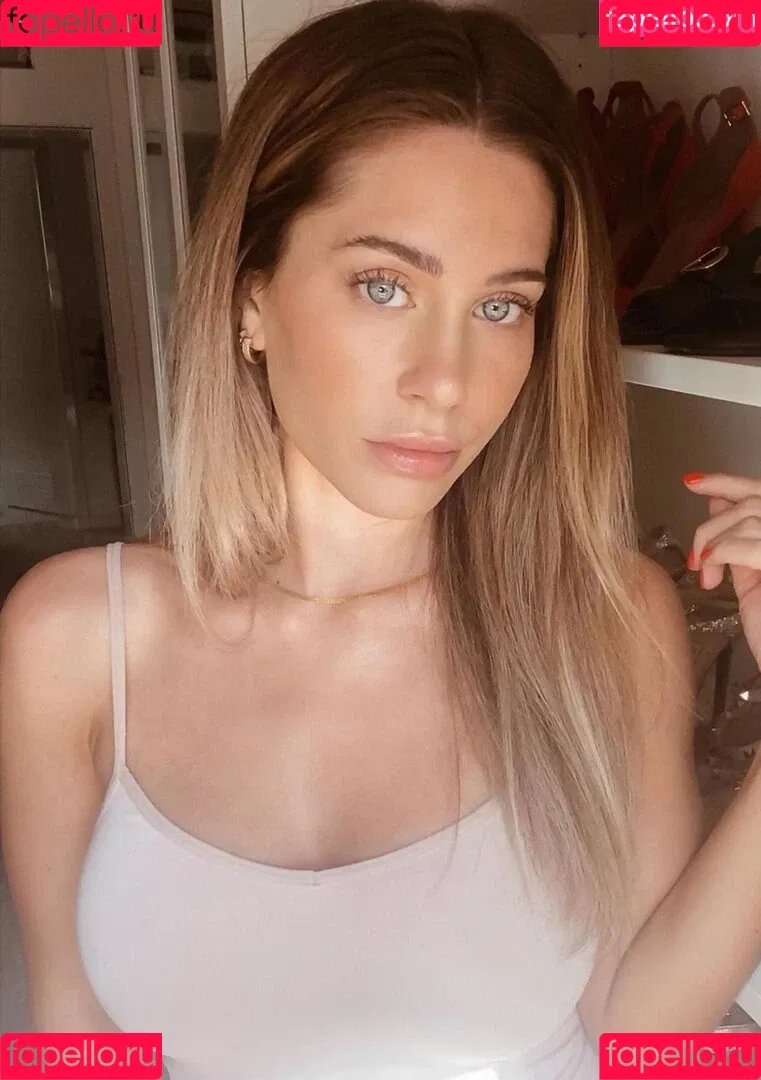 Mrs.Bella Onlyfans Photo Gallery 
