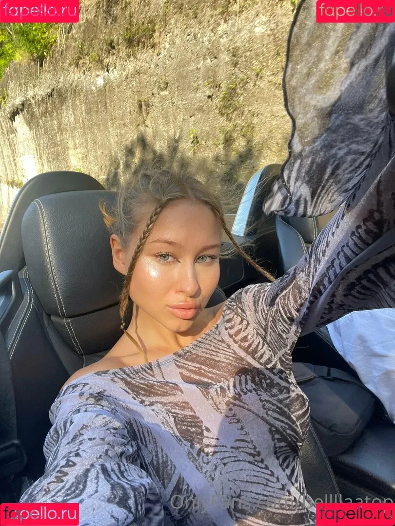 bellllaatop Onlyfans Photo Gallery 