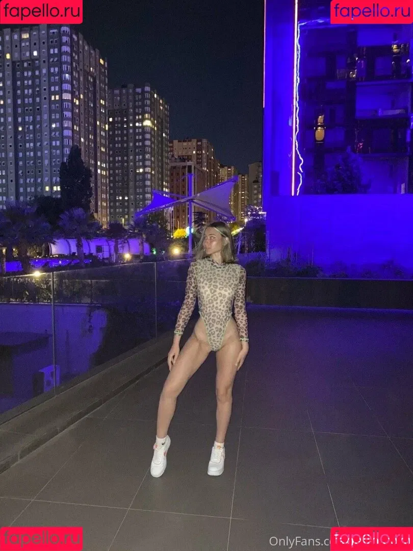 bellllaatop Onlyfans Photo Gallery 