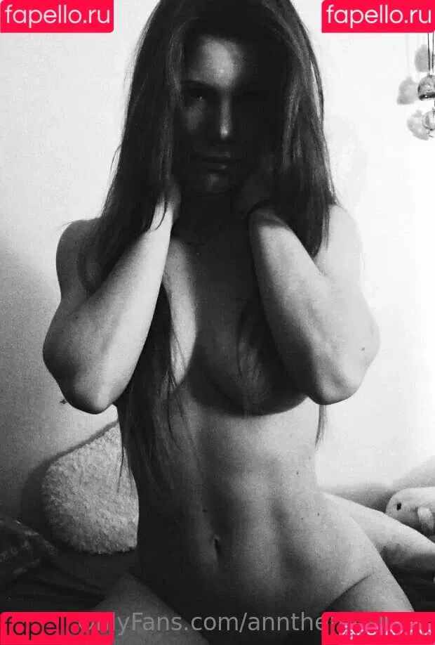 anntheredhead Onlyfans Photo Gallery 