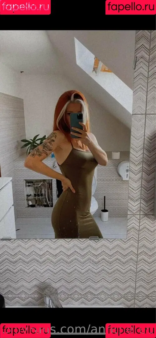 anntheredhead Onlyfans Photo Gallery 