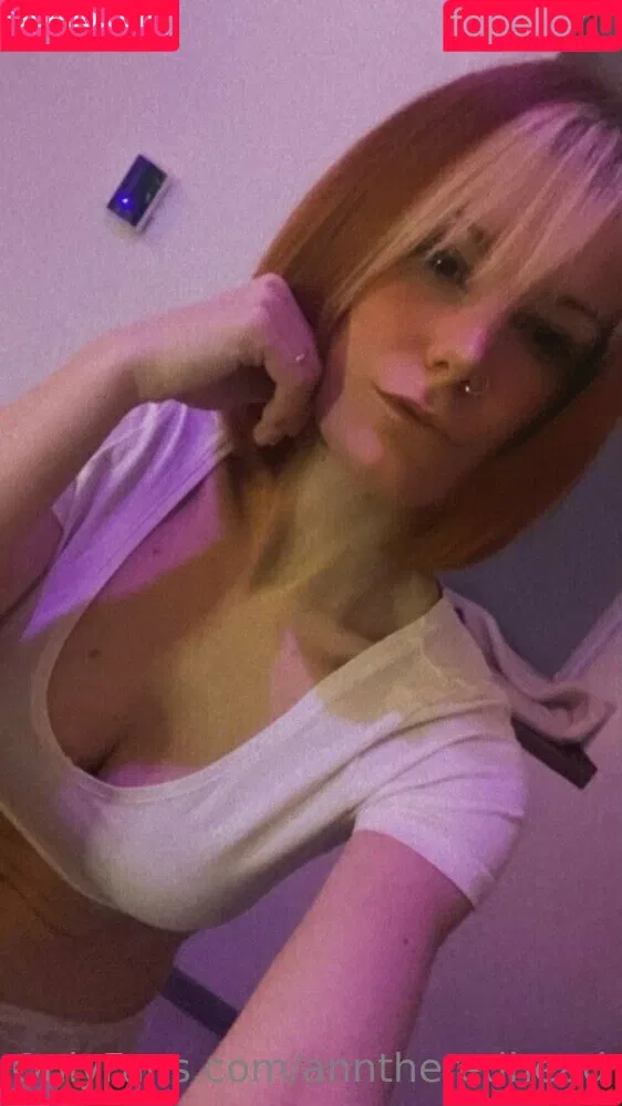 anntheredhead Onlyfans Photo Gallery 