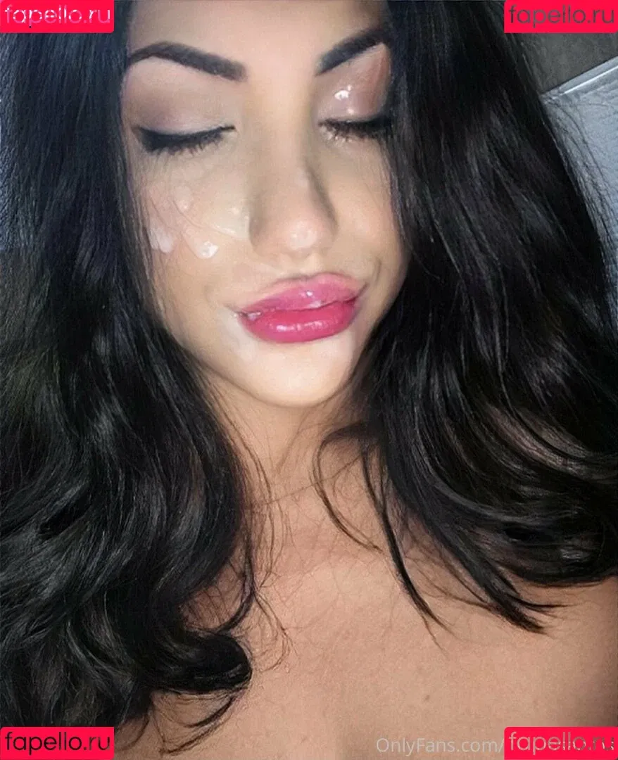 BrunaSantos Onlyfans Photo Gallery 