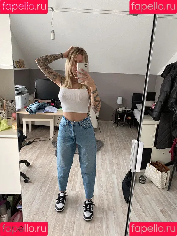 Vinted/eBay Onlyfans Photo Gallery 