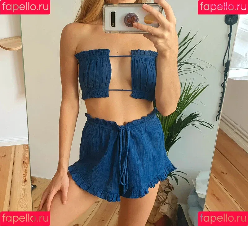 Vinted/eBay Onlyfans Photo Gallery 