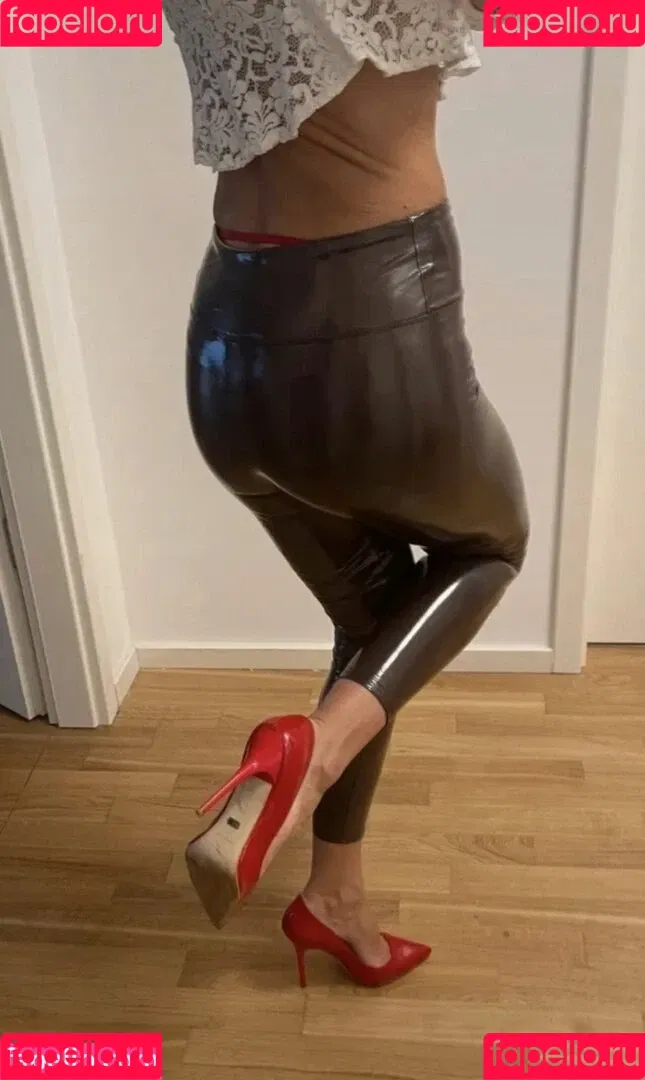 Vinted/eBay Onlyfans Photo Gallery 