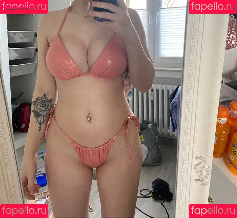 Vinted/eBay Onlyfans Photo Gallery 