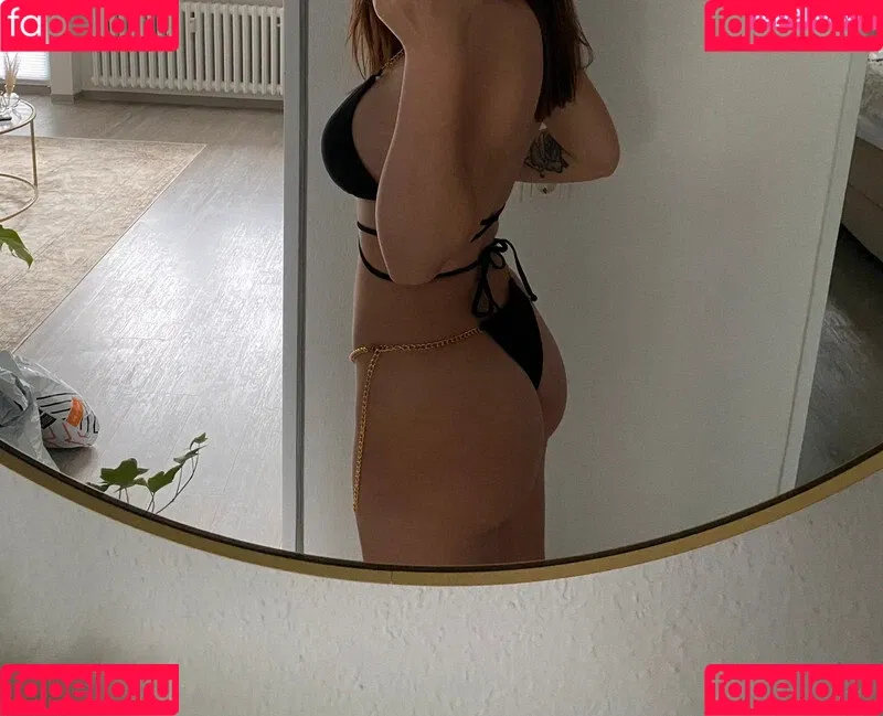 Vinted/eBay Onlyfans Photo Gallery 