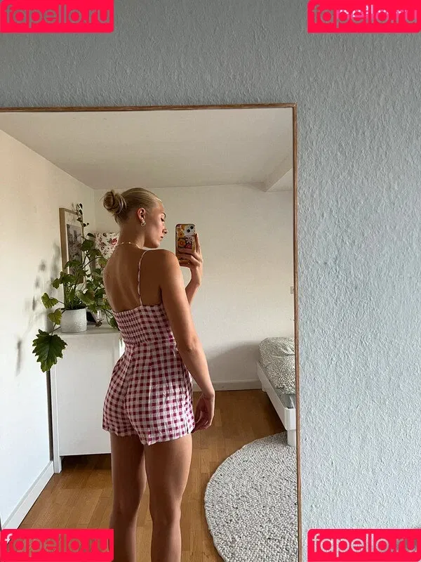 Vinted/eBay Onlyfans Photo Gallery 