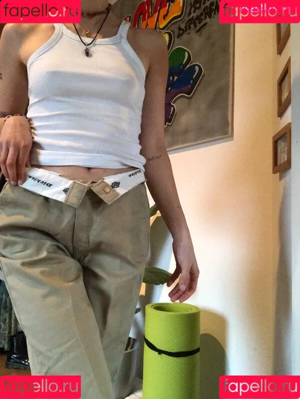 Vinted/eBay Onlyfans Photo Gallery 