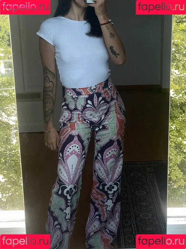 Vinted/eBay Onlyfans Photo Gallery 