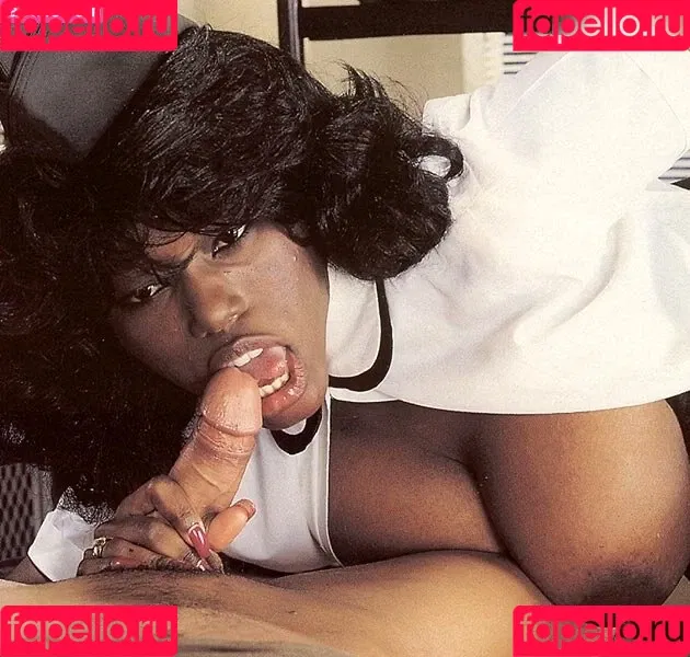 Ebony Ayes Onlyfans Photo Gallery 