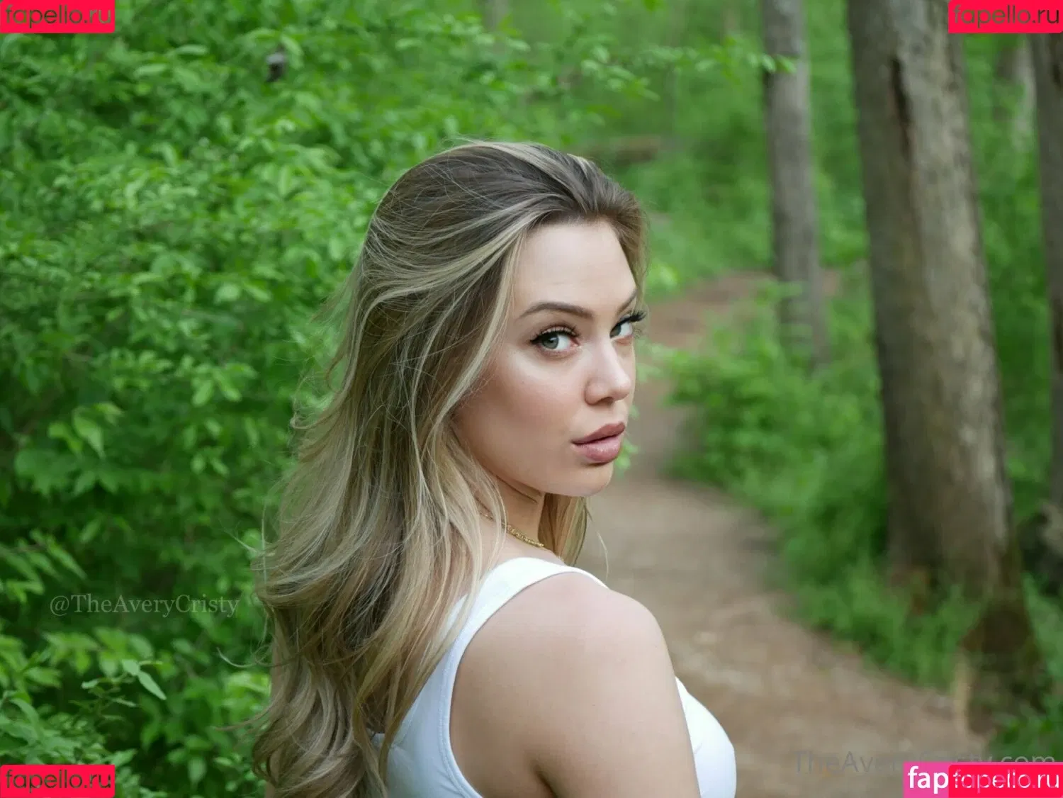 Avery Cristy Onlyfans Photo Gallery 
