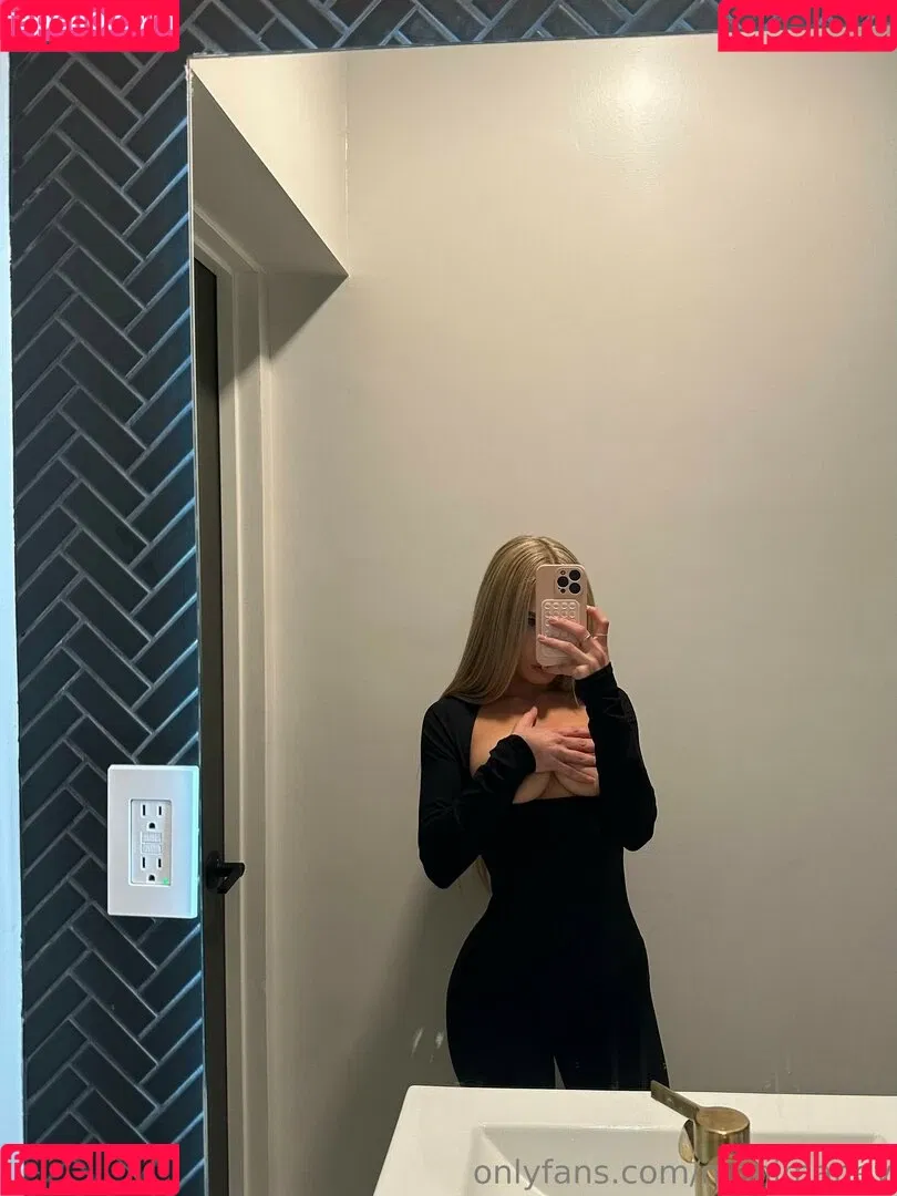 Monimaney Onlyfans Photo Gallery 