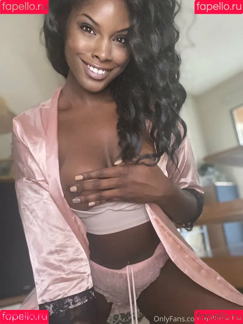 yourfavmodel24 Onlyfans Photo Gallery 