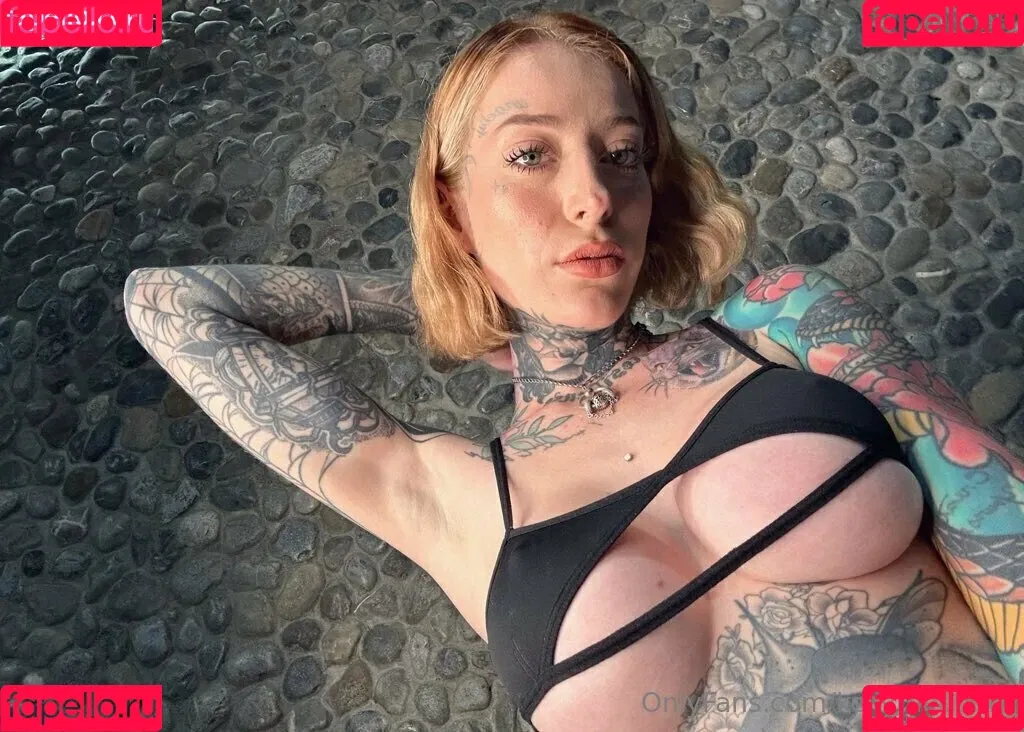 kellymedonly Onlyfans Photo Gallery 