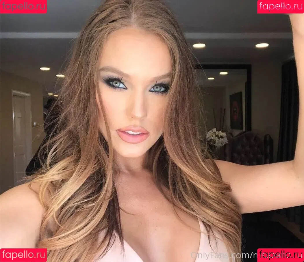 Megan Rain Onlyfans Photo Gallery 