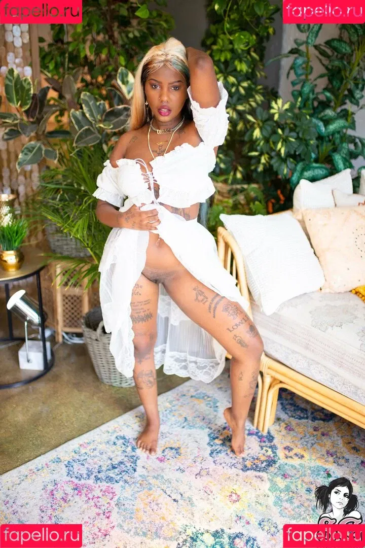 Daizy Cooper Onlyfans Photo Gallery 