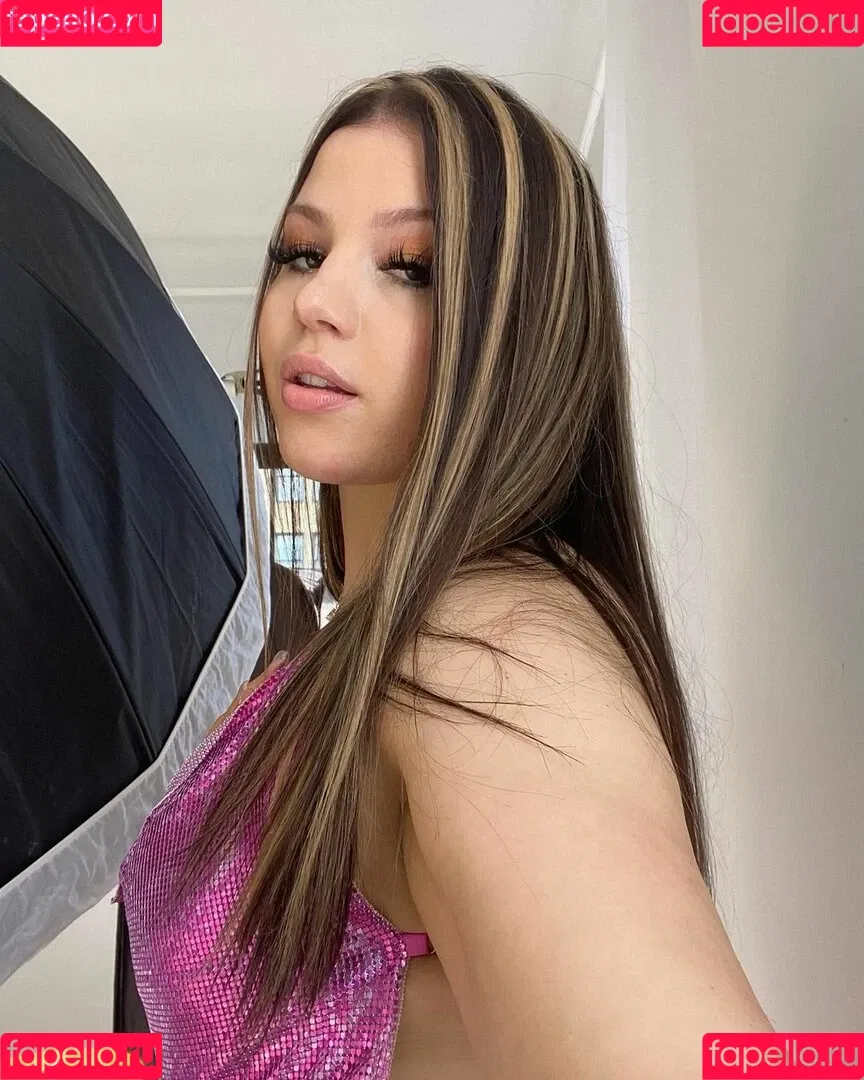 amiemmaadler Onlyfans Photo Gallery 