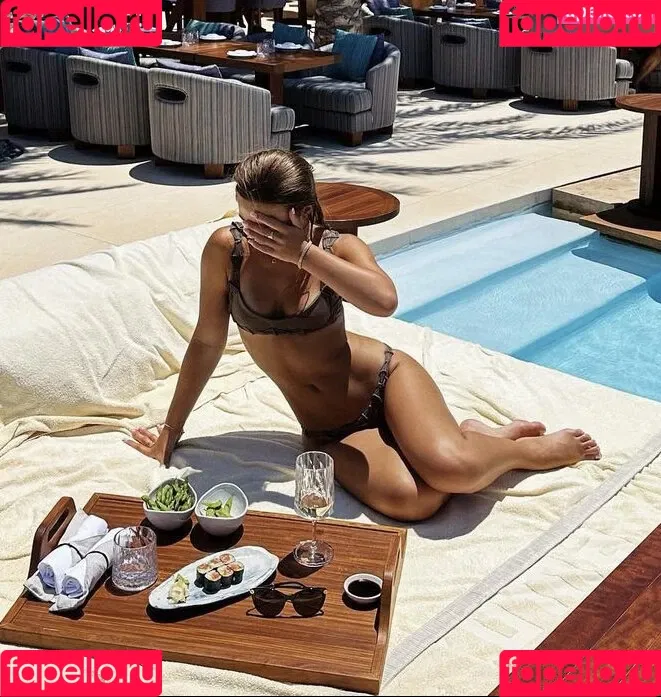 Caitlin Carmichael Onlyfans Photo Gallery 
