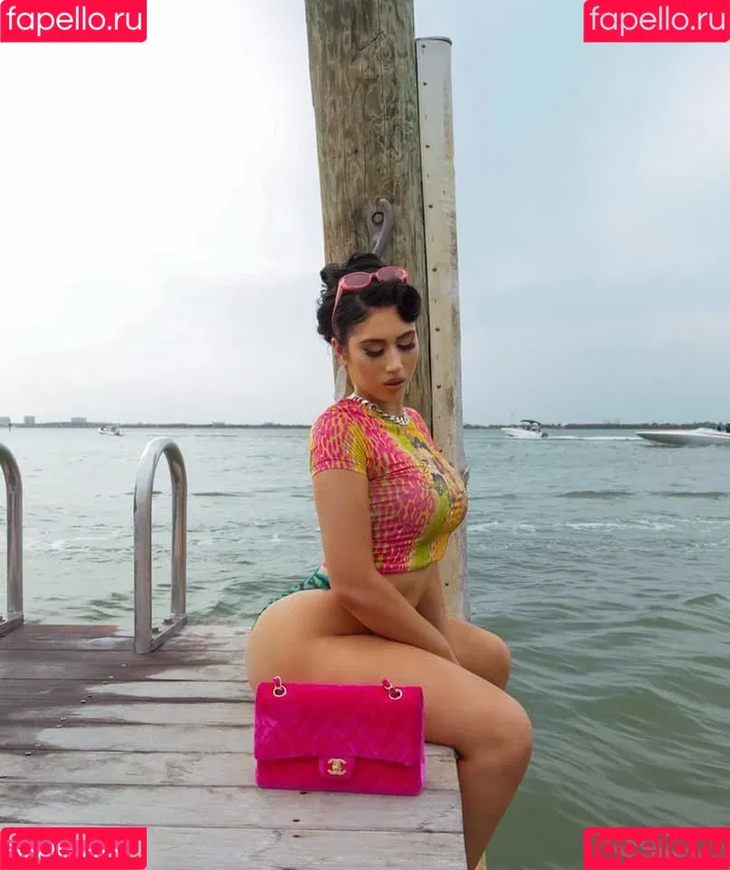 Kali Uchis Onlyfans Photo Gallery 