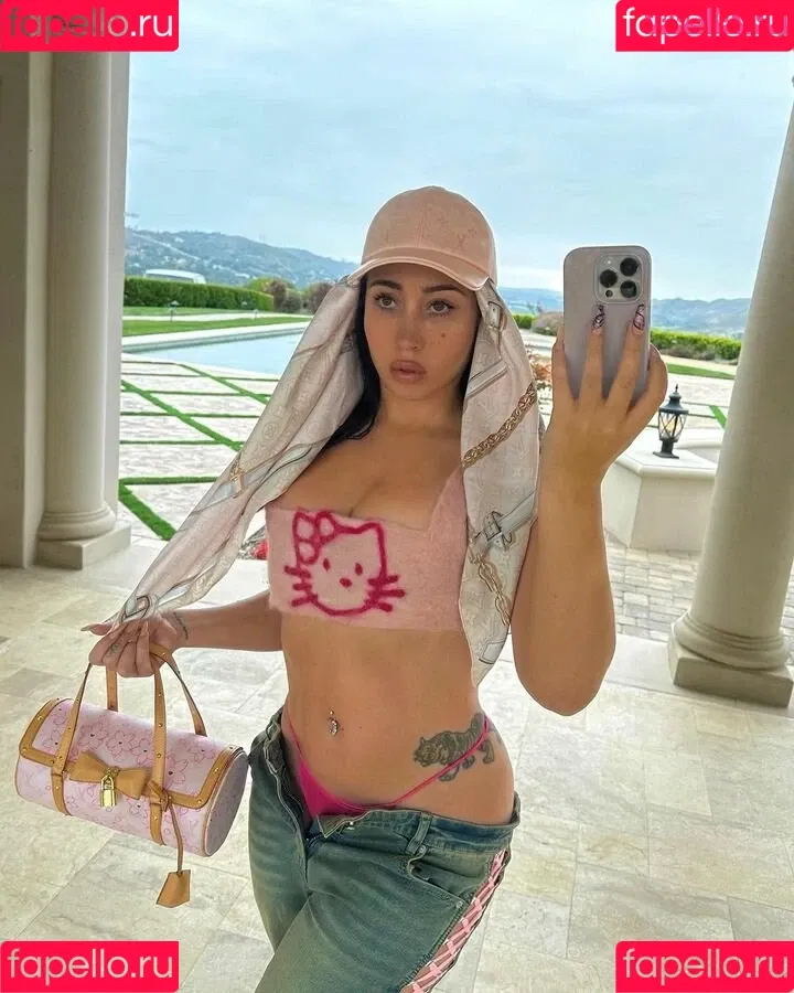 Kali Uchis Onlyfans Photo Gallery 