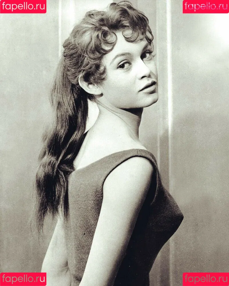 Brigitte Bardot Onlyfans Photo Gallery 